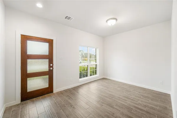 $2,700 | 770 Dewberry Road, La Marque, TX 77568