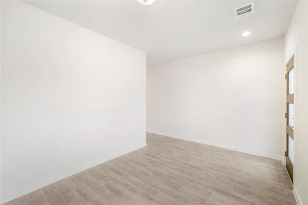 $2,700 | 770 Dewberry Road, La Marque, TX 77568