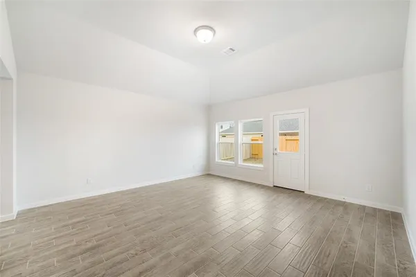 $2,700 | 770 Dewberry Road, La Marque, TX 77568