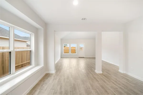 $2,700 | 770 Dewberry Road, La Marque, TX 77568