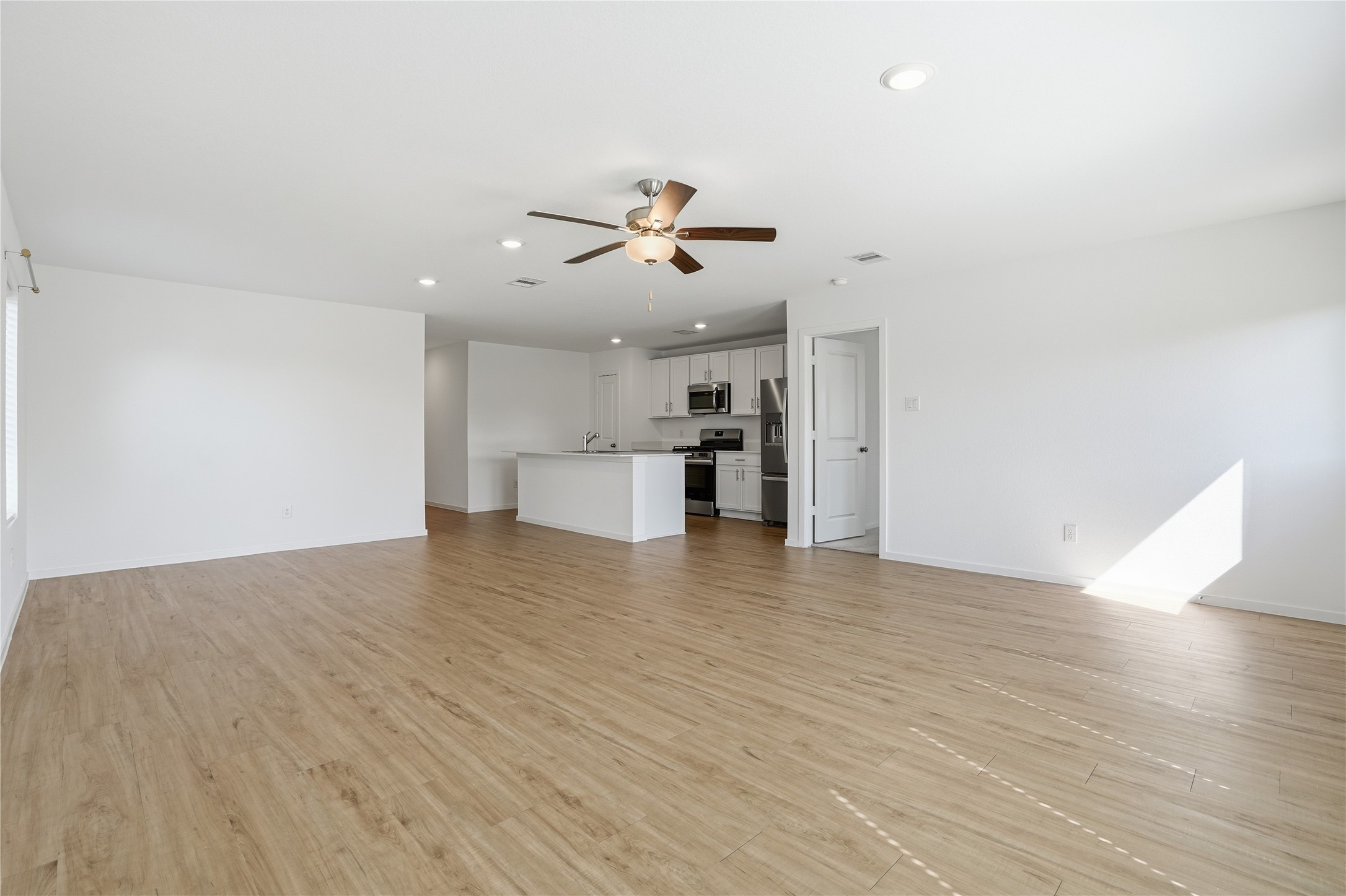 9910 Cliffside Ridge Baytown, TX 77521 - Photo 9 of 23 Gallery Image 9