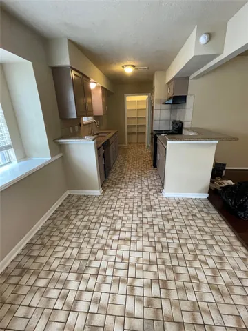 $2,000 | 10306 Twin Hills Court, Houston, TX 77031