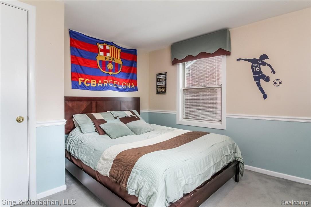 1605 Prestwick Road Grosse Pointe, MI 48236 - Photo 25 of 46 025-Bedroom-4743288-medium.jpg
