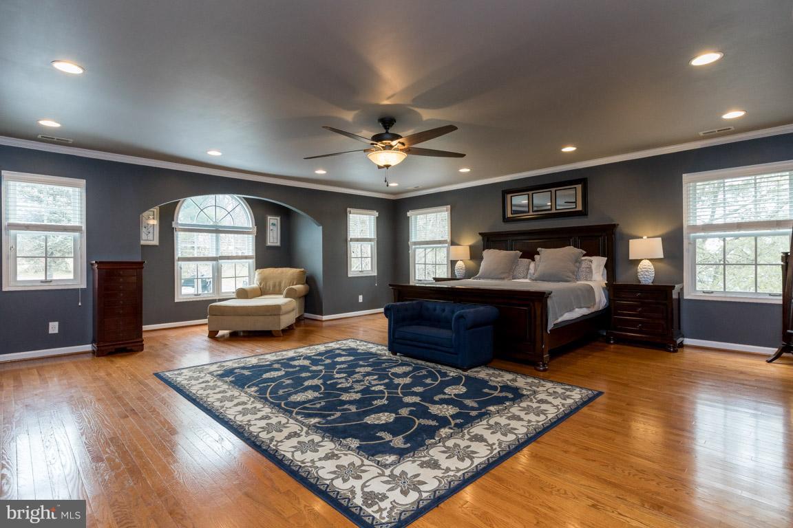 393 Ronsdale Road Sykesville, MD 21784 - Photo 12 of 30 Extra-large MBR with hardwoods - so much light!