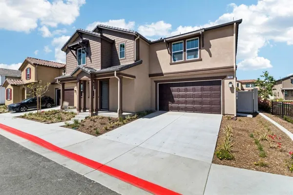 $999,990 | 701 Kingbird Loop, Oceanside, CA 92058