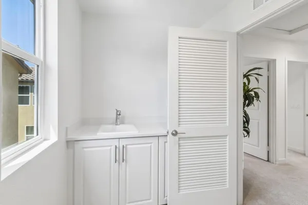 $999,990 | 701 Kingbird Loop, Oceanside, CA 92058