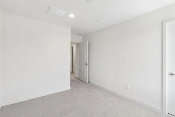 $999,990 | 701 Kingbird Loop, Oceanside, CA 92058