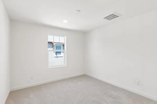$999,990 | 701 Kingbird Loop, Oceanside, CA 92058