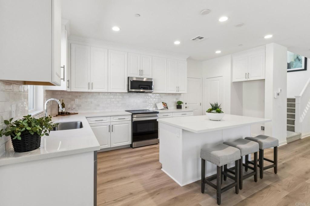 701 Kingbird Loop Oceanside, CA 92058 - Photo 4 of 34