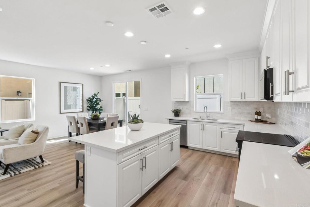 701 Kingbird Loop Oceanside, CA 92058 - Photo 5 of 34