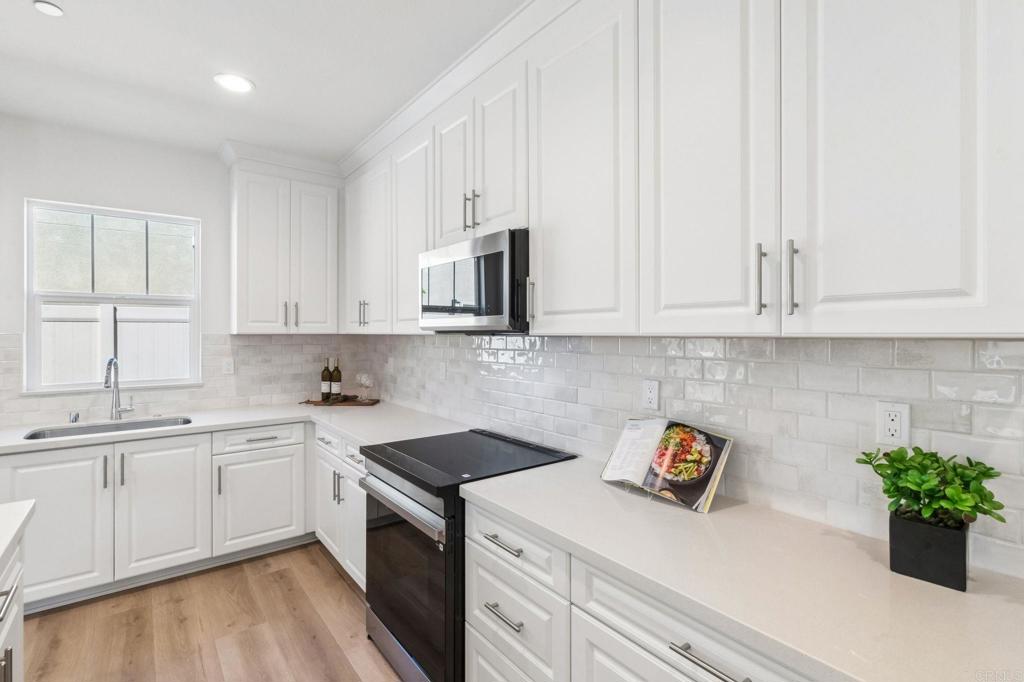 701 Kingbird Loop Oceanside, CA 92058 - Photo 6 of 34