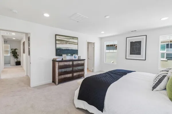 $999,990 | 701 Kingbird Loop, Oceanside, CA 92058