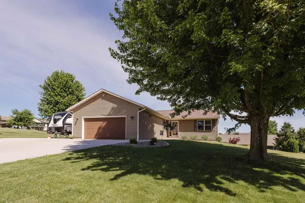 $439,900 | 329 East Madison Street, Dodgeville, WI 53533