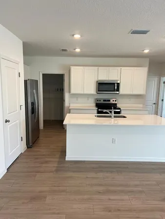 $2,875 | 32460 Weathered Oak Drive, Wesley Chapel, FL 33543