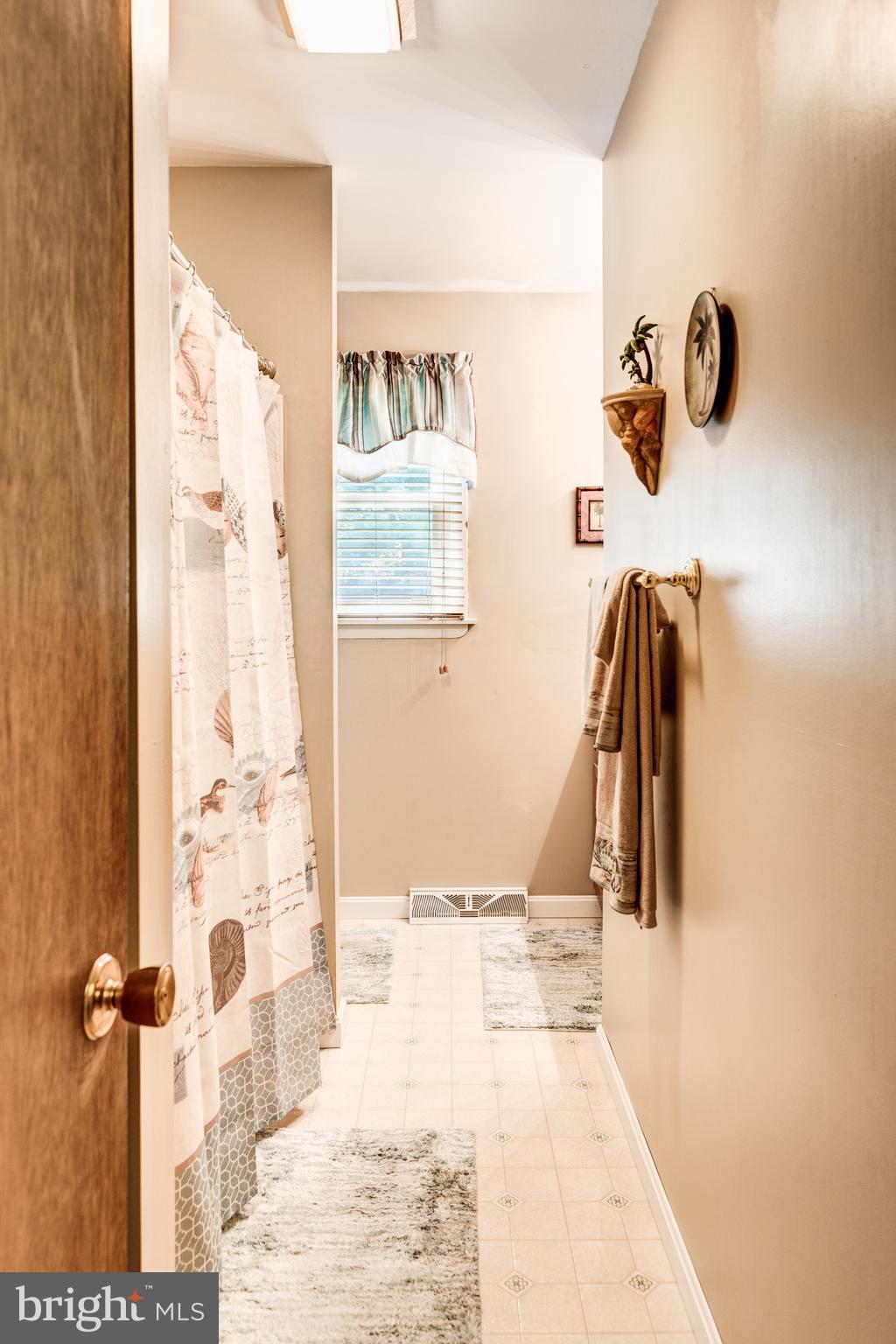 3311 Augusta Road Manchester, MD 21102 - Photo 22 of 45 Full bath in upstairs hall
