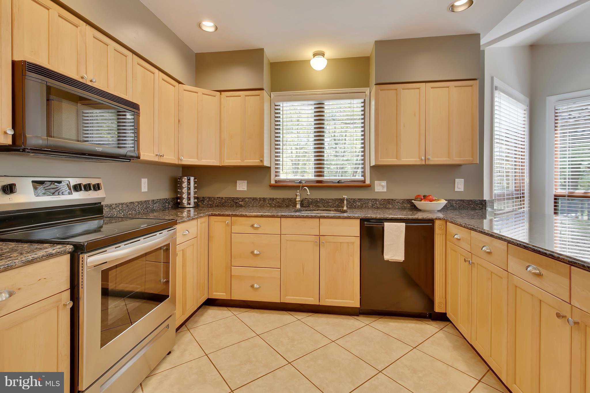 16471 Frederick Road Woodbine, MD 21797 - Photo 12 of 30 Updated kitchen with new cabintry, granite counter