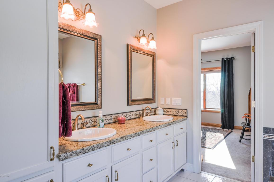 1604 Teton Court Northeast Rochester, MN 55906 - Photo 15 of 31 Gallery Image 15