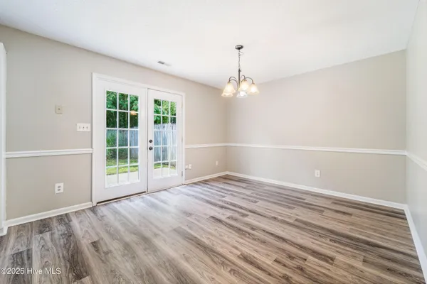 $1,395 | 309 Bracken Place, Jacksonville, NC 28540