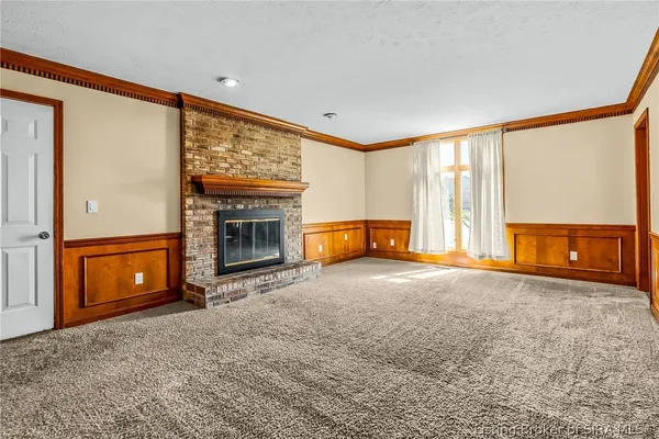 $2,300 | 2201 Glenn Abbey, Jeffersonville, IN 47130