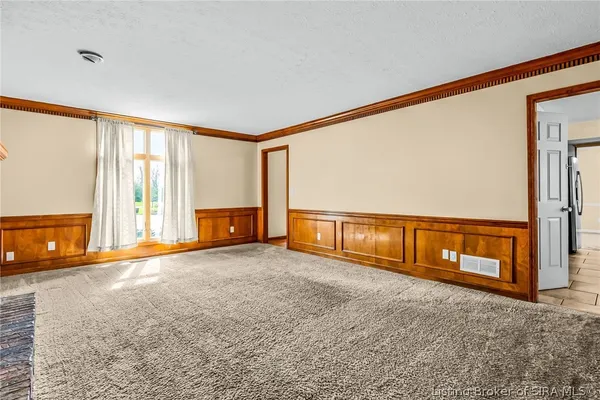 $2,300 | 2201 Glenn Abbey, Jeffersonville, IN 47130