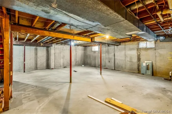 $2,300 | 2201 Glenn Abbey, Jeffersonville, IN 47130