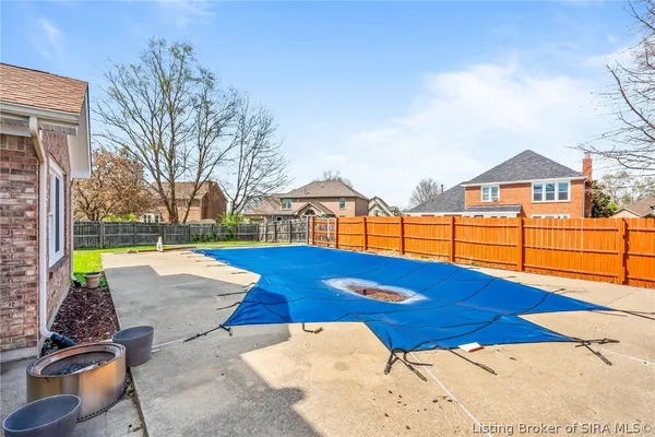 $2,300 | 2201 Glenn Abbey, Jeffersonville, IN 47130