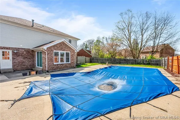 $2,300 | 2201 Glenn Abbey, Jeffersonville, IN 47130