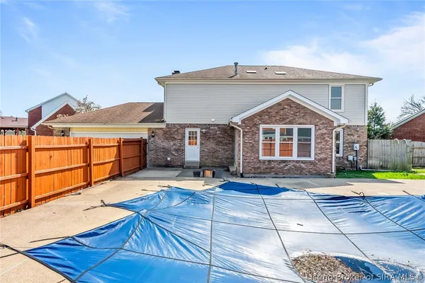 $2,300 | 2201 Glenn Abbey, Jeffersonville, IN 47130