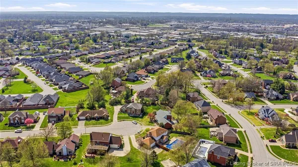 $2,300 | 2201 Glenn Abbey, Jeffersonville, IN 47130