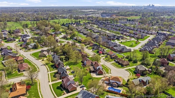 $2,300 | 2201 Glenn Abbey, Jeffersonville, IN 47130