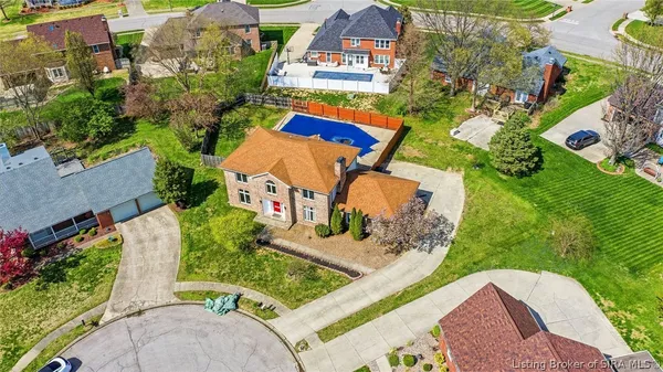 $2,300 | 2201 Glenn Abbey, Jeffersonville, IN 47130