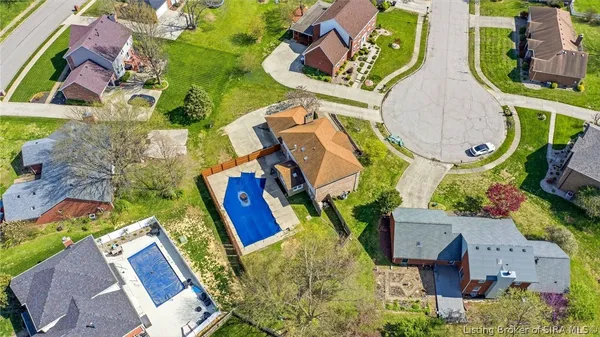 $2,300 | 2201 Glenn Abbey, Jeffersonville, IN 47130