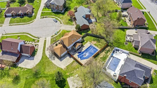 $2,300 | 2201 Glenn Abbey, Jeffersonville, IN 47130