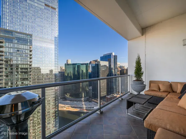 $1,275,000 | 333 North Canal Street, Unit 3404, Chicago, IL 60606