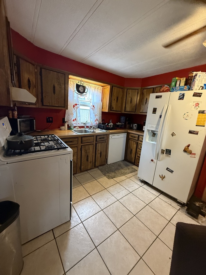 227 Blackthorn Road Matteson, IL 60443 - Photo 5 of 24