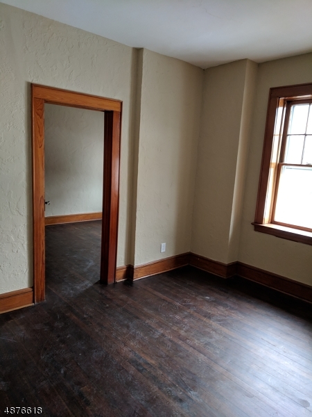 656 Summer Street Elizabeth, NJ 07202 - Photo 3 of 11