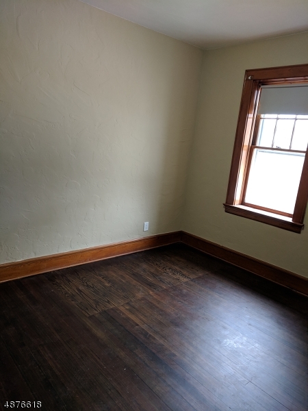 656 Summer Street Elizabeth, NJ 07202 - Photo 4 of 11