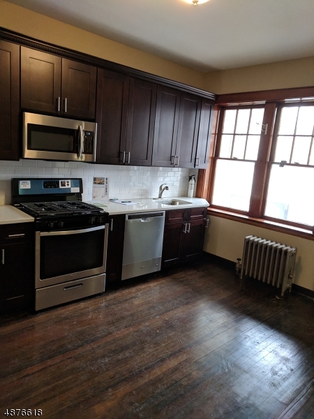 656 Summer Street Elizabeth, NJ 07202 - Photo 7 of 11