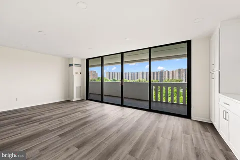 $400,000 | 6101 Edsall Road, Unit 1212, Alexandria, VA 22304