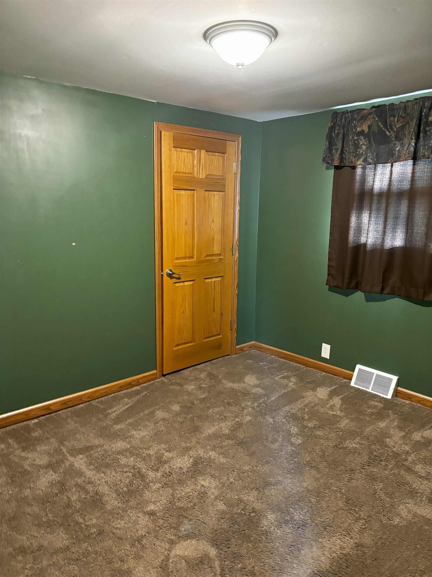 5779 North Mission Road Rosebush, MI 48878 - Photo 10 of 13 1926656-38196784-cf39-4da7-8864-56aefd327e34.JPG