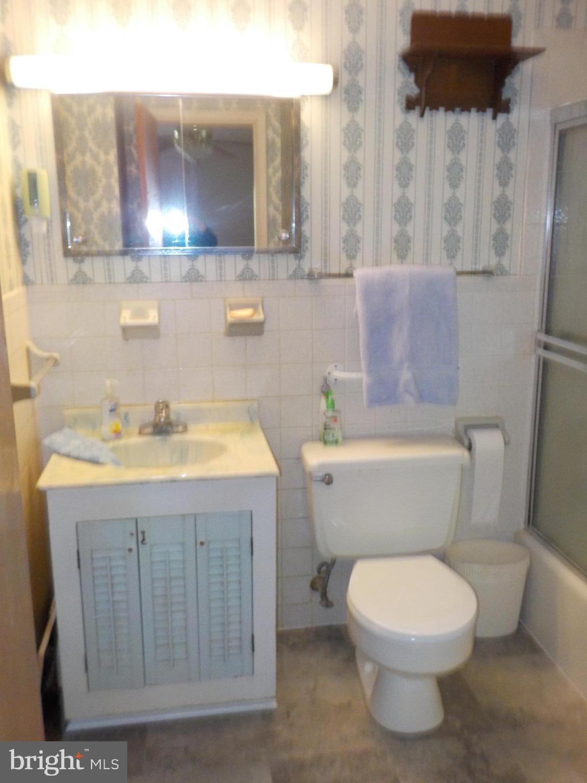 304 Sandy Hill Road Cambridge, MD 21613 - Photo 13 of 22 Upper Level bath
