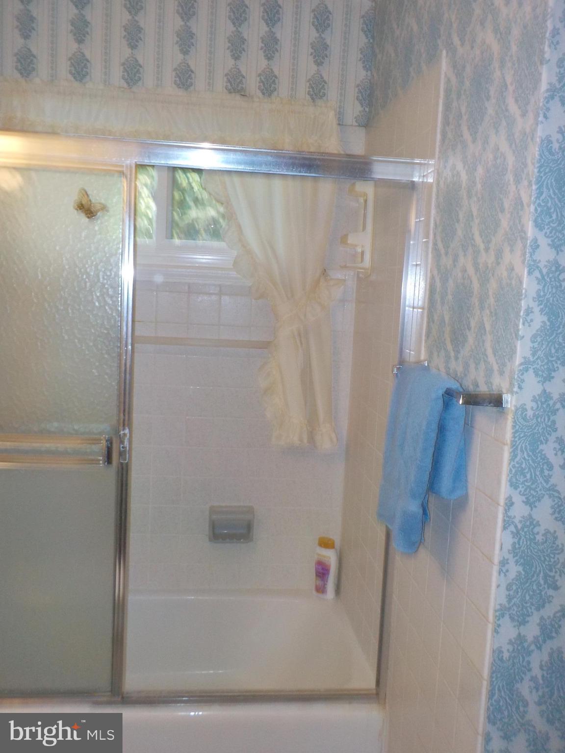 304 Sandy Hill Road Cambridge, MD 21613 - Photo 14 of 22 Bath upper level