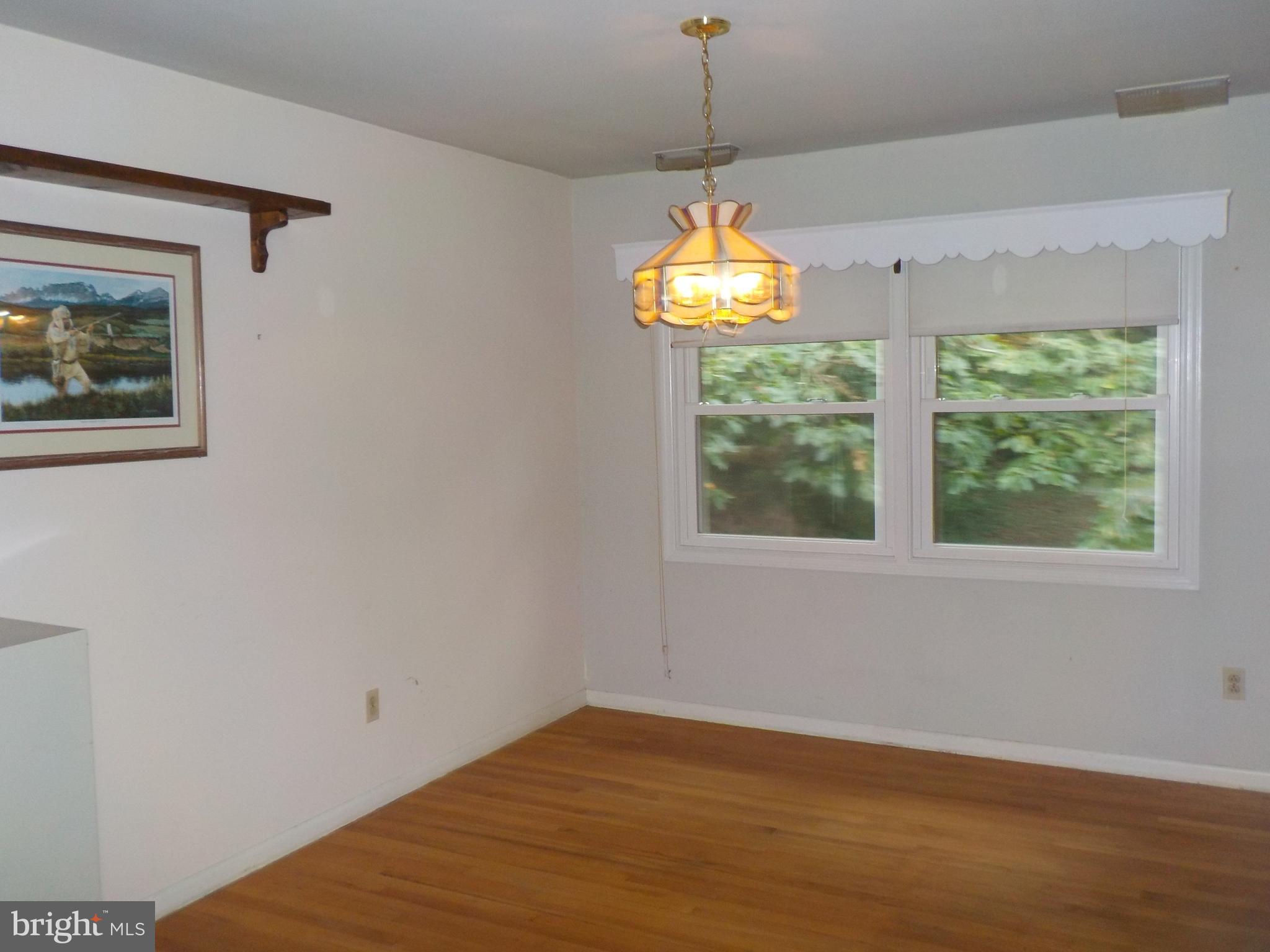 304 Sandy Hill Road Cambridge, MD 21613 - Photo 4 of 22 Dining Area