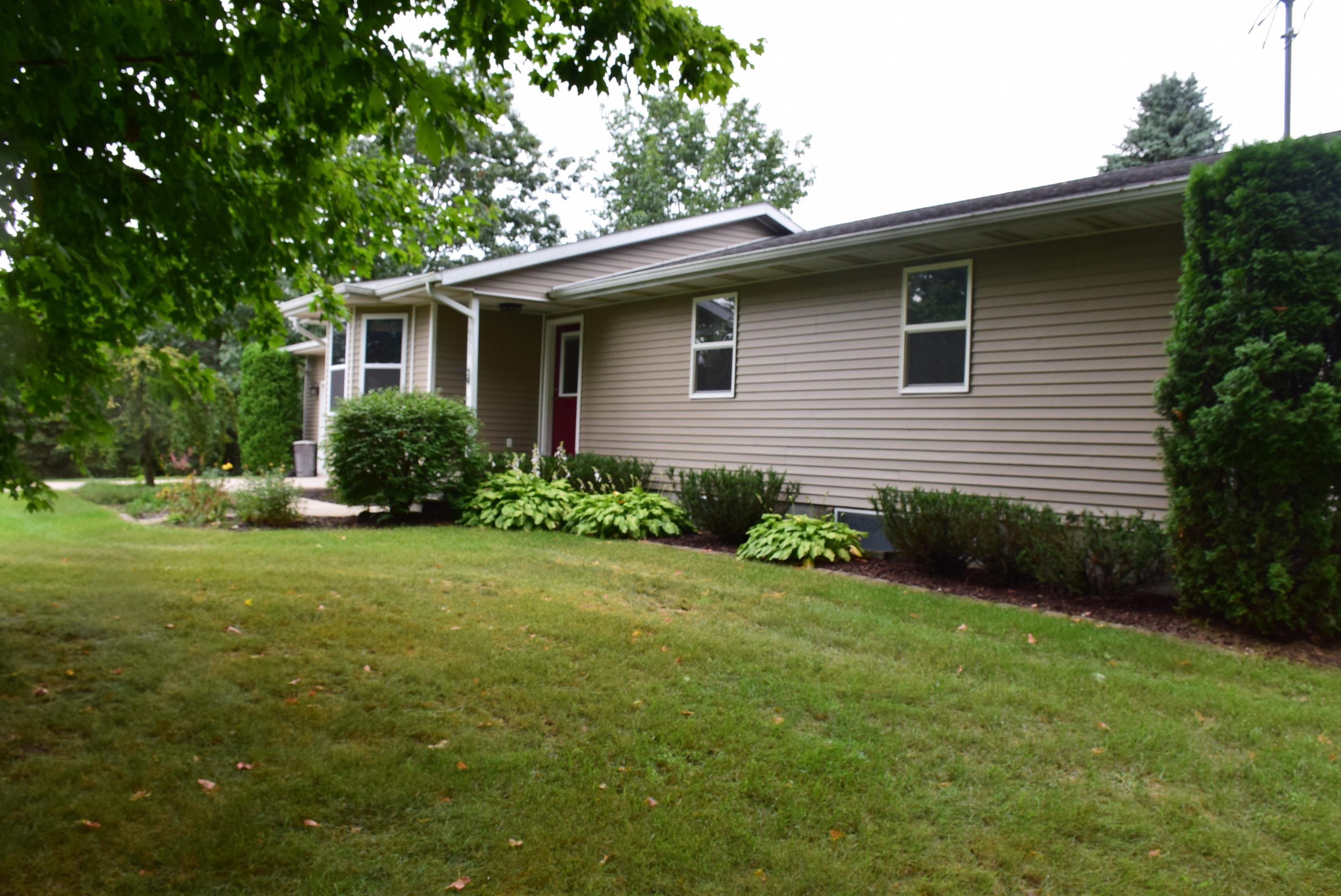 953 South Crawford Road Mount Pleasant, MI 48858 - Photo 21 of 23 1904354-20.JPG