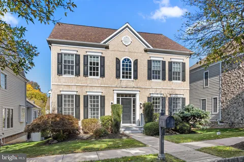 $795,000 | 1615 Silver Birch Road, Huntingdon Valley, PA 19006