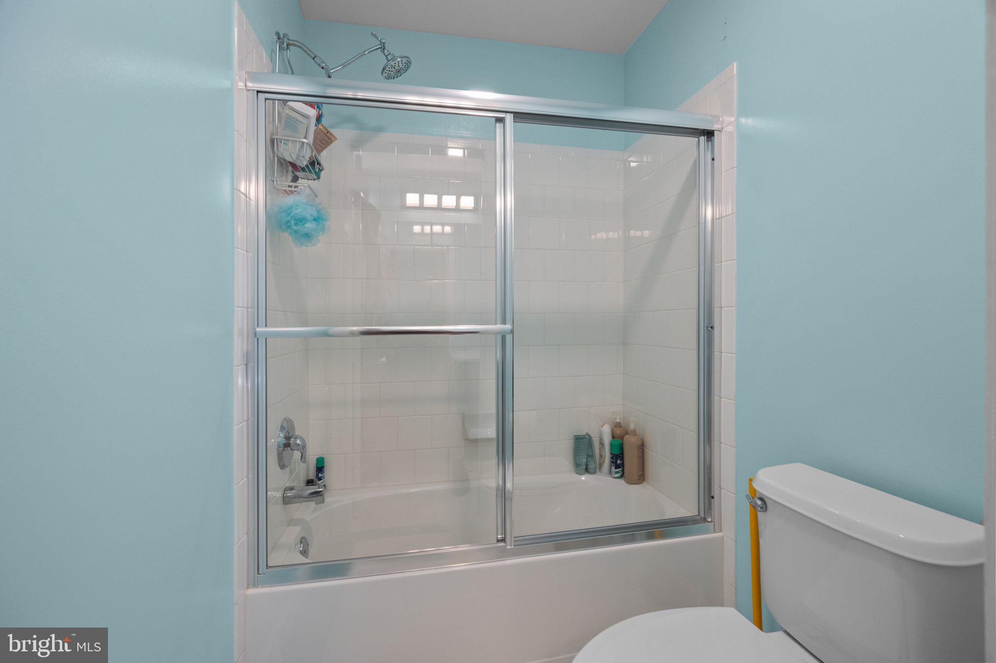 1615 Silver Birch Road Huntingdon Valley, PA 19006 - Photo 48 of 69 Jack & Jill Full Bathroom