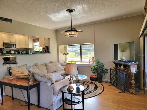 $395,000 | 1 Casa Loma Way, Lakeland, FL 33813