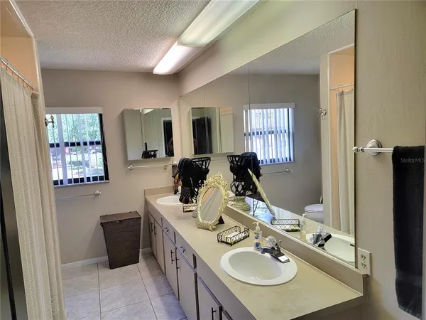 $395,000 | 1 Casa Loma Way, Lakeland, FL 33813