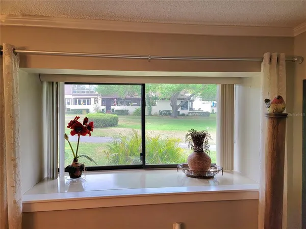 $395,000 | 1 Casa Loma Way, Lakeland, FL 33813