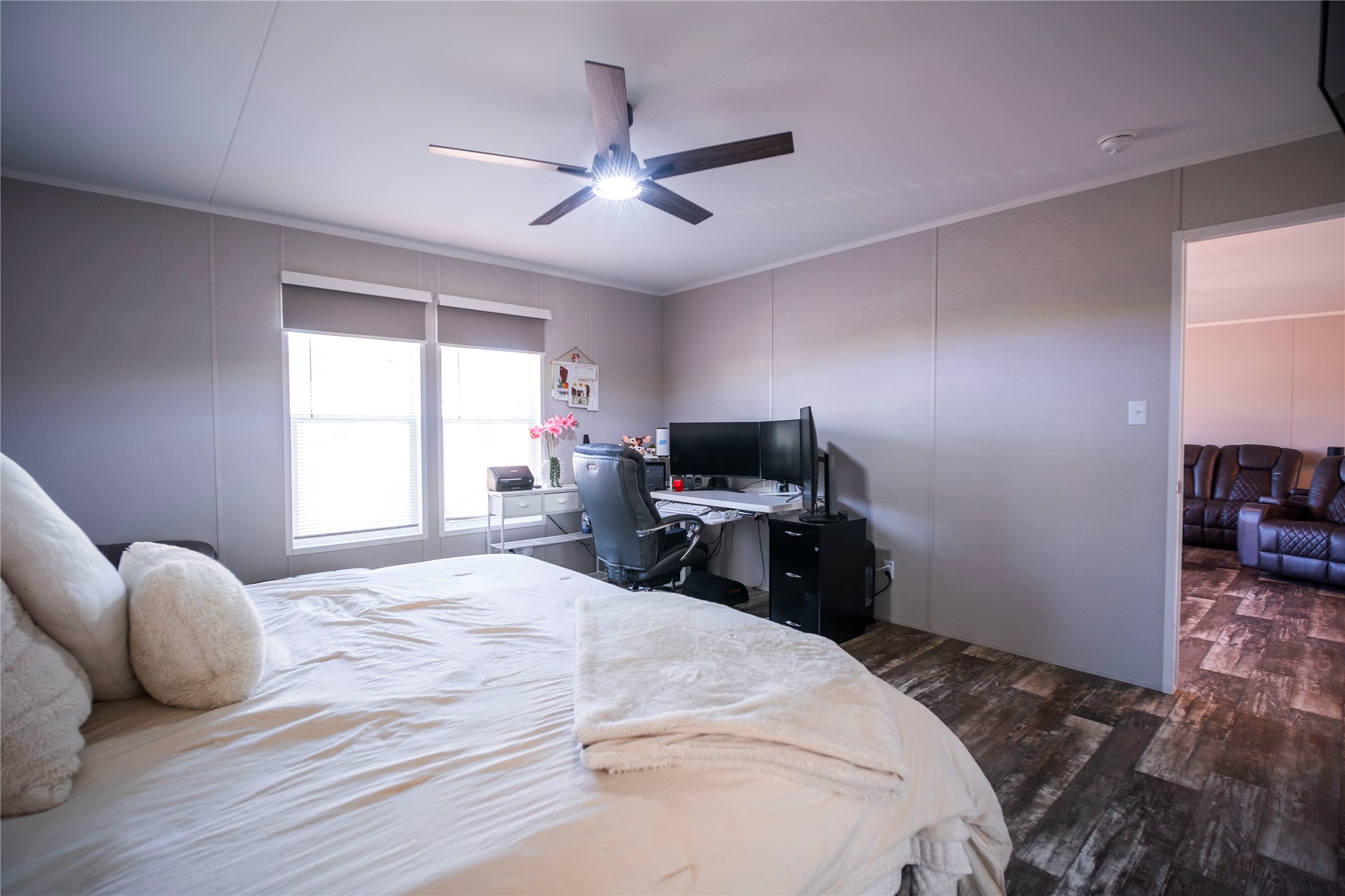 5402 Five Oaks Drive Spring, TX 77389 - Photo 12 of 31 Alternate view of primary bedroom with natural light.